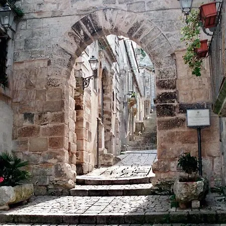 Alojamento de Acomodação e Pequeno-almoço Ronnavona 3*